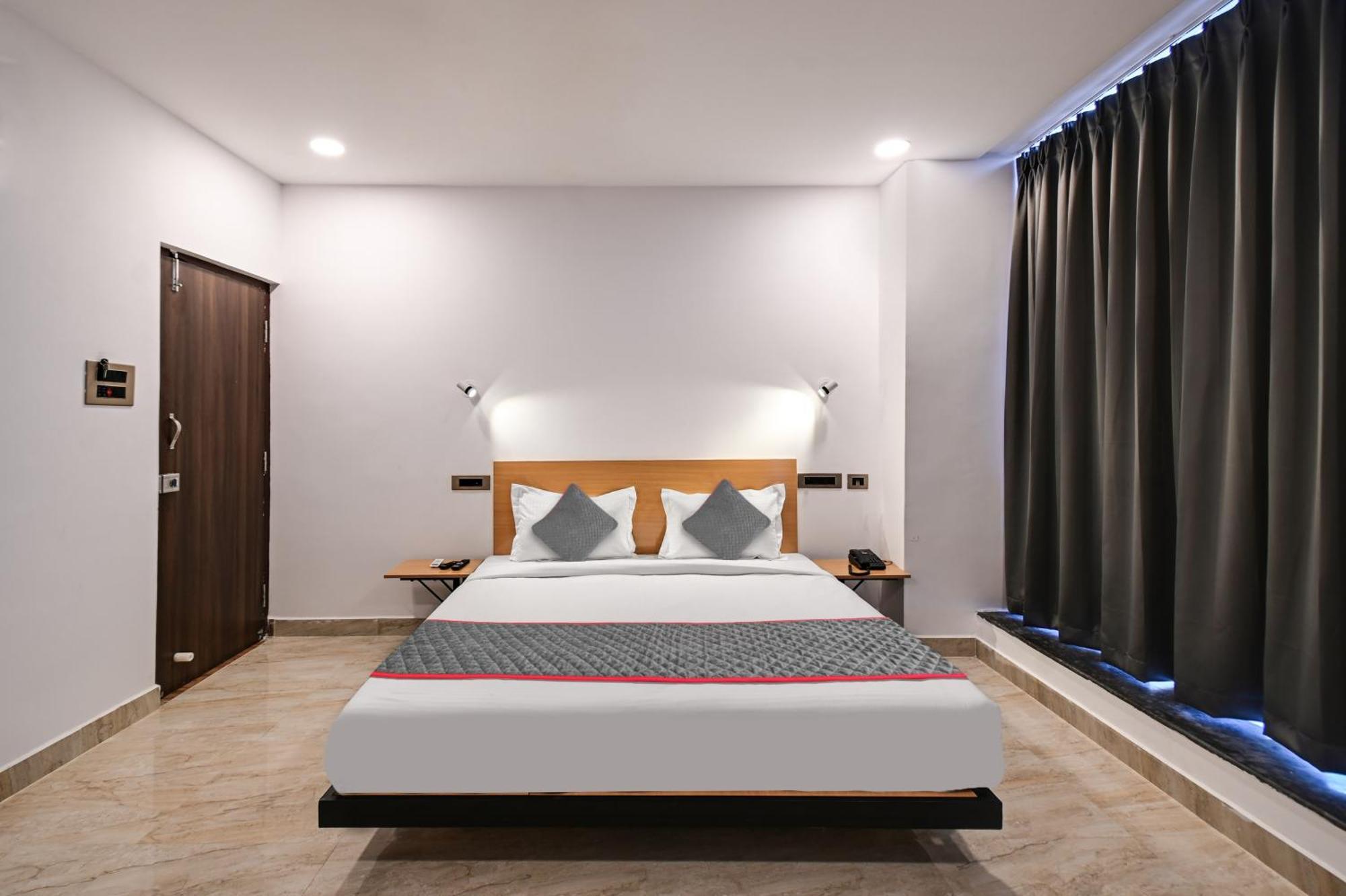Super Townhouse De Alphabet Karmanghat Hyderabad Exterior foto