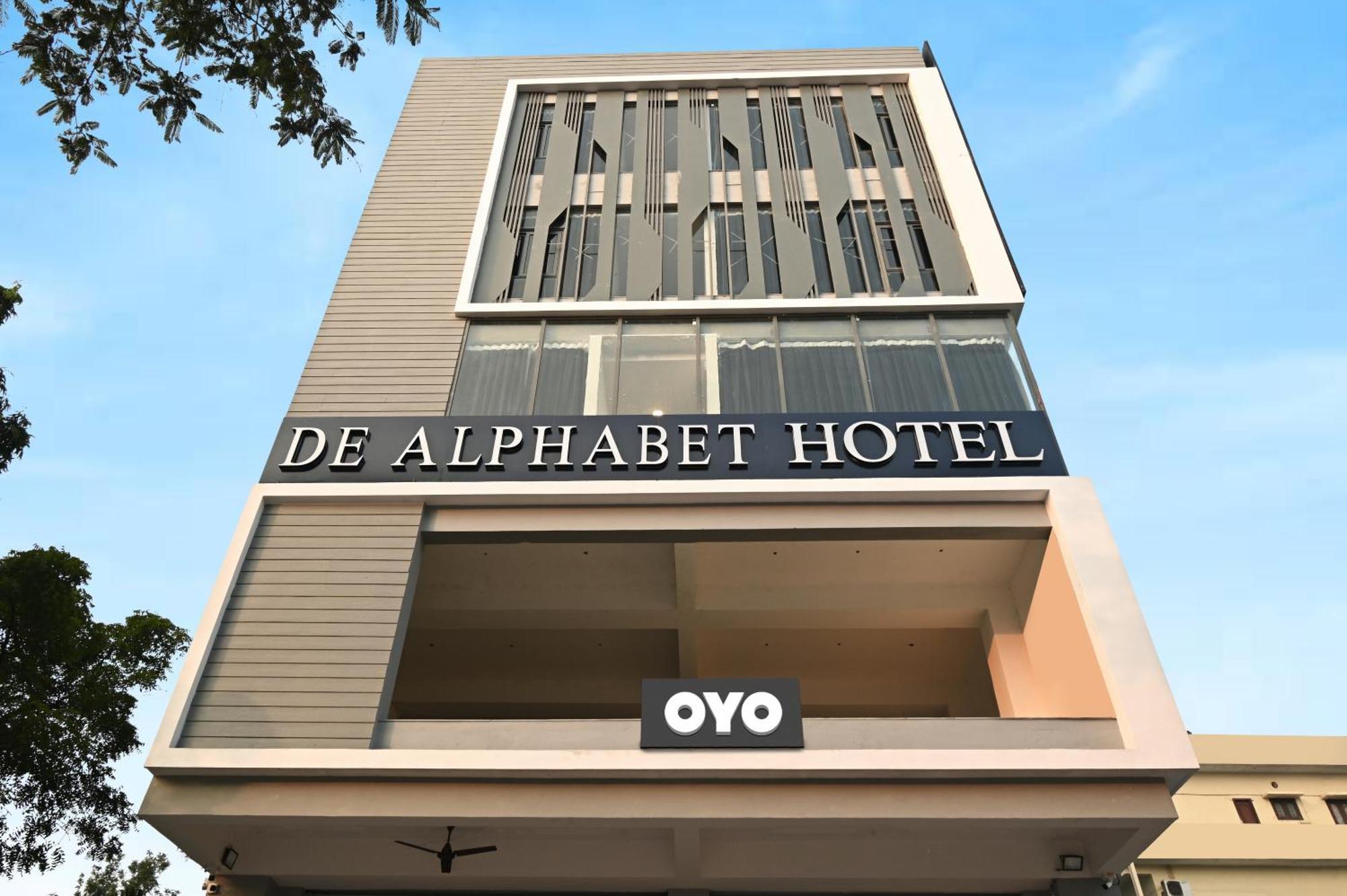 Super Townhouse De Alphabet Karmanghat Hyderabad Exterior foto